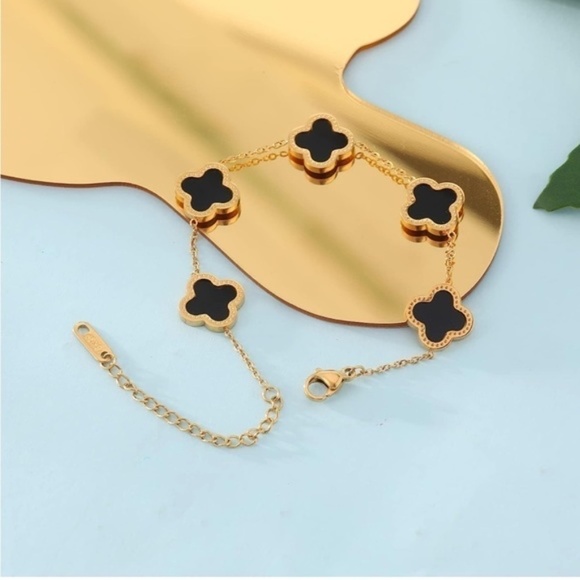 Gold 18k Gold Plated Titanium Black Clover Bracelet - Picture 1 of 4